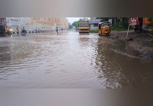  விருதுநகரில் கொட்டி தீர்த்த மழை