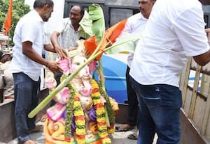  தடையை மீறி விநாயகர் ஊர்வலம்-: ஹிந்து முன்னணியினர், பெண்கள் 50 பேர் கைது