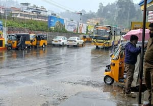  ஊட்டி,  குன்னுாரில்  கனமழை 'குளு குளு' காலநிலை