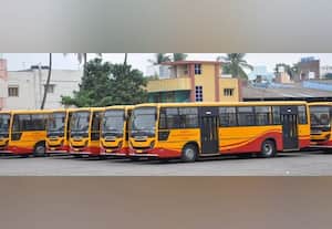  த.வெ.க., கொடி வண்ணத்தில் தயாராகும் பஸ்கள்