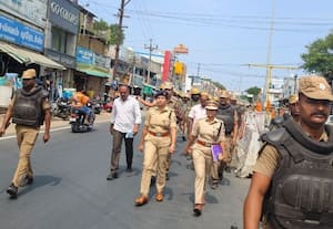  போலீஸ் கொடி அணிவகுப்பு