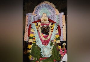  ரூ.30,000 மதிப்பு நோட்டுகளால் செல்வ விநாயகர் அலங்கரிப்பு