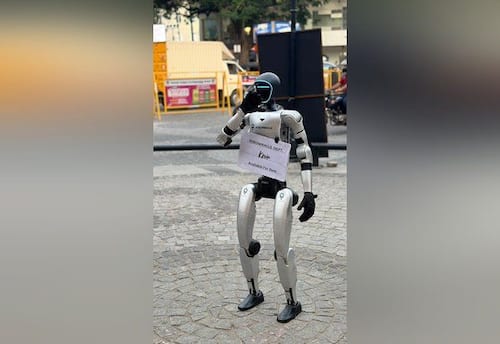  திருமண விழாக்களில் வரவேற்கிறான் 'கெவின்'
