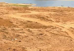 நீர் நிலைகளில் மண் எடுக்க அரசு அனுமதி அளித்தும்... சிக்கல் : நடைமுறைகளை எதிர்கொள்வதில் விவசாயிகள் தவிப்பு