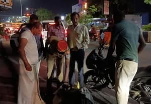  தேர்தலையொட்டி வாகன சோதனை ரூ. 12 ஆயிரம் மதுபாட்டில்கள் பறிமுதல்