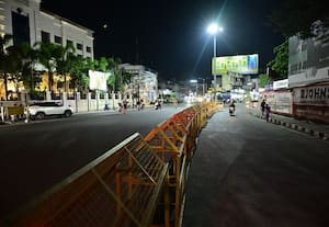  ராஜிவ் சிக்னல் பிரீ லெப்டில் பேரிகார்டு அமைப்பு