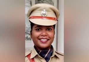  மூணாறு பாதுகாப்பில் பெண் போலீசார்