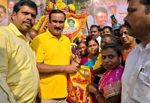 இடஒதுக்கீடு போராட்ட தியாகி நினைவிடத்தில் அன்புமணி அஞ்சலி