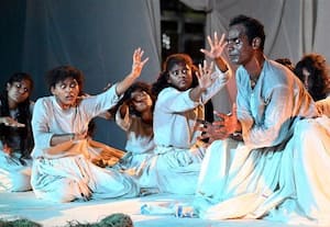  வேறு கோணத்தில் நாடக மேடை இயக்குனர் அடூர் கோபாலகிருஷ்ணன் யோசனை