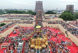 வேத மந்திரங்கள் ஒலிக்க ... புனித நீர் ஊற்ற... கோலாகலமாக நடந்தது மதுரை மீனாட்சி கோயில் கும்பாபிஷேகம் கோடி புண்ணியம் அடைந்தோம் என பக்தர்கள் பரவசம்