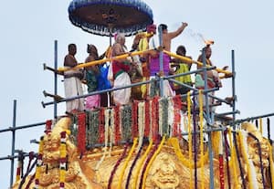 மதுரை மீனாட்சி கோவில் கும்பாபிஷேகம் கோலாகலம்: பல்லாயிரக்கணக்கான பக்தர்கள் பரவசம்