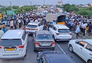  குவாரிக்கு வைத்த வெடியால் வீடுகள் குலுங்கின கொந்தளித்த மகாண்யம் மக்கள் சாலை மறியல்