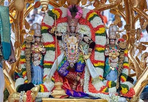  "கோவுல கோபன்னா" அலங்காரத்தில்  மலையப்ப சுவாமி