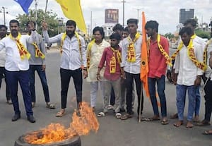  அகற்றப்பட்ட சித்தராமையா சிலை மீண்டும் நிறுவ கோரி போராட்டம்