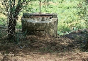 திருப்புவனம் கண்மாயில் மடைகள் சேதம் விவசாயிகள் வேதனை