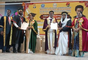  ராமநாதபுரம் அரசு சட்டக் கல்லுாரி முதலாவது பட்டமளிப்பு விழா 237 பேர் பட்டம் பெற்றனர்