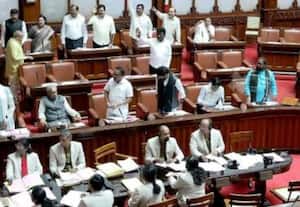 வந்தே மாதரம் முழுமையாக பாட காங்., எதிர்ப்பு; கர்நாடக சட்டசபையில் கடும் அமளி