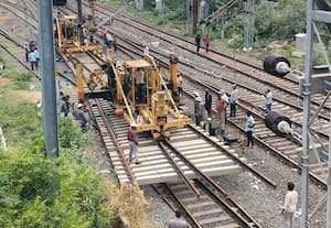  ரயில் தண்டவாளம் புனரமைப்பு பணி
