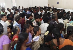 குறைகேட்புக் கூட்டத்தில் மனு பதிவு செய்வதில் ﻿ தாமதம்; பல மணி நேரம் காத்திருந்த மக்கள் கடும் அவதி