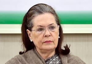 வாக்காளர் பட்டியலில் முறைகேடாக பெயர் சேர்ப்பு? சோனியா மீதான வழக்கை மீண்டும் விசாரிக்க உத்தரவு!