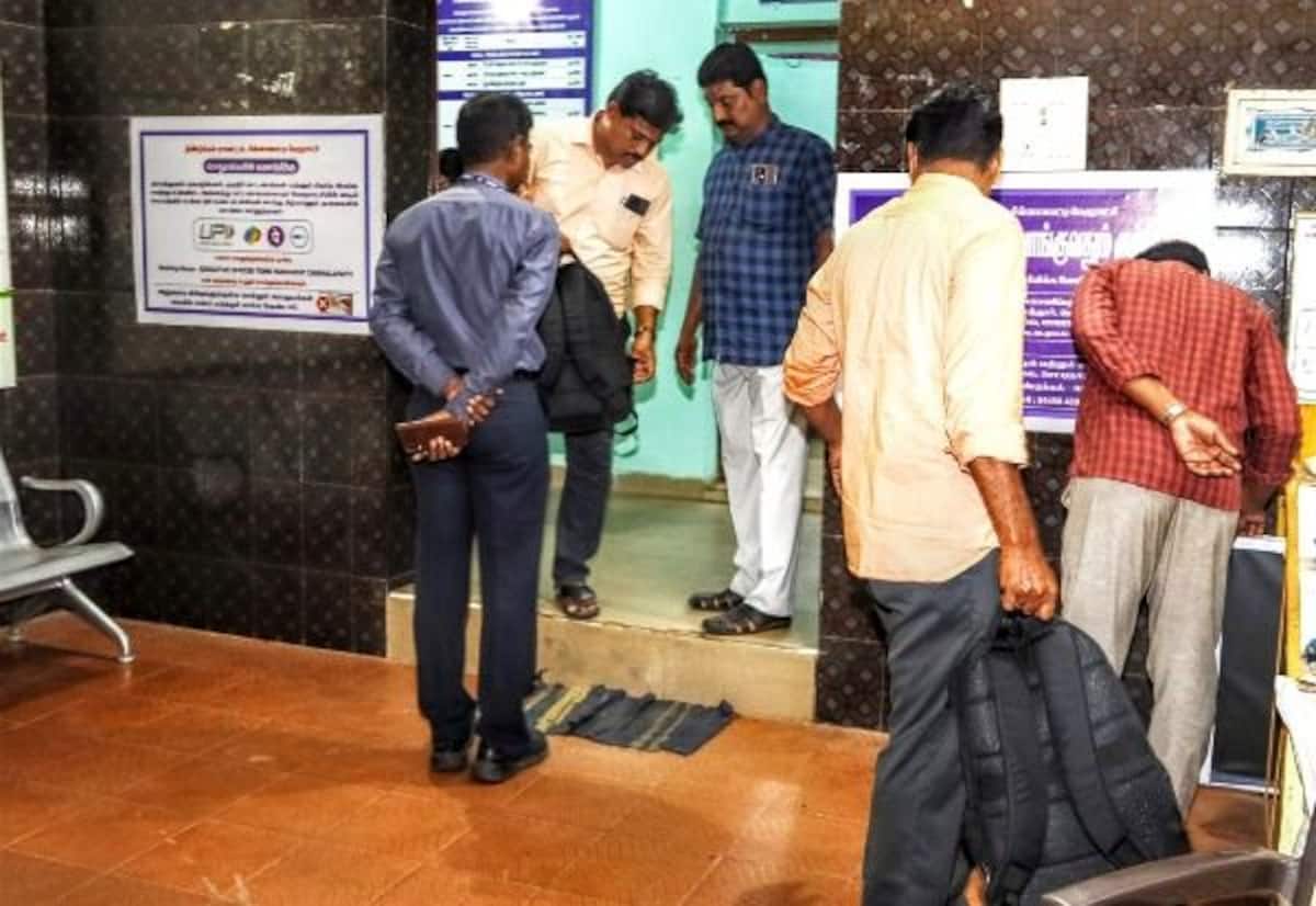 சின்னாளபட்டி பேரூராட்சி அலுவலகத்தில் லஞ்ச ஒழிப்புத்துறை சோதனை