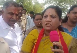 ஓட்டு கேட்க வந்த தாராபுரம் த.வெ.க., வேட்பாளரிடம் அதிமுகவினர் அடுக்கடுக்கான கேள்வி