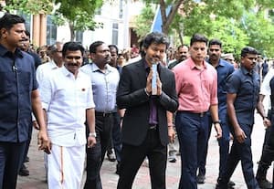  மின்வாரிய அலுவலகத்தில் முதல்வர் விஜய் ஆய்வு சீரான மின்சாரம் கிடைப்பதை உறுதி செய்ய உத்தரவு