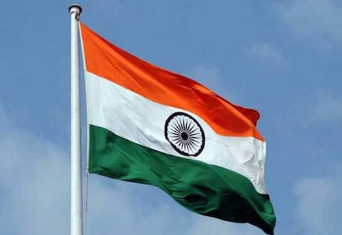  வந்தே மாதரம் பாடலின் 150வது ஆண்டு நிறைவு; ஒரே சமயத்தில் ஒரு கோடி பேர் பாட ஏற்பாடு