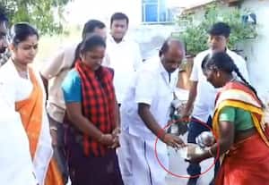 இடைத்தேர்தல் பிரசாரத்தில் திமுக வேட்பாளருக்கு ஆரத்தி; பணம் வினியோகத்தால் பரபரப்பு