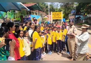  'ஓடும் மலை ரயிலில் செல்பி எடுக்க கூடாது' ரயில்வே பாதுகாப்பு படை விழிப்புணர்வு