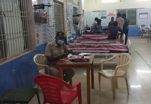  அறையை திரும்ப பெற்றதால் அதிருப்தி நோயாளிகள் அருகில் தங்கி பாதுகாப்பு
