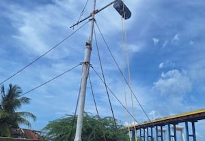  பாம்பனில் 1ம் எண் புயல் எச்சரிக்கை கூண்டு ஏற்றம்