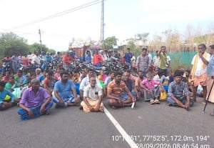  குடிநீர் வழங்கக் கோரி மக்கள் மறியல்