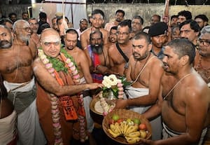  இளைஞர்களிடம் தர்ம சிந்தனைகளை வளர்க்க வேண்டும் காஞ்சி ஸ்ரீ விஜயேந்திர சரஸ்வதி சுவாமிகள் அருளுரை