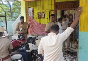  சிறப்பு புலனாய்வு பிரிவினர் தஞ்சையில் திடீர் சோதனை 
