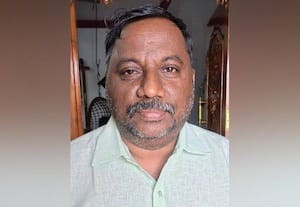  இடித்த பாலத்தை மீண்டும் அமைக்காததால் சிரமம் தேனி நகராட்சி 31வது வார்டு  குடியிருப்போர் அவதி