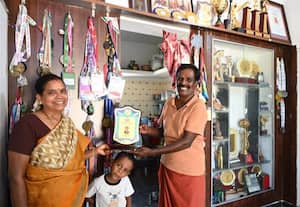 மதுரை விளையாட்டு பக்கம் மீண்டும் சாதிப்பார் ‘தங்க மங்கை’ வித்யா :இரட்டை சகோதரி நித்யா நம்பிக்கை