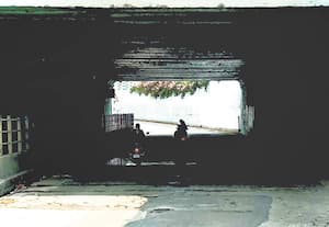 சுரங்கப்பாதையில் மின் விளக்கு எரியாததால் ஓட்டுனர் தவிப்பு