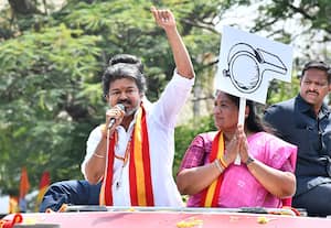 என் மக்களை எத்தனை முறை வேண்டுமானாலும் சந்திப்பேன்: 'ரோடு ஷோ'வில் முதல்வர் விஜய் பேச்சு