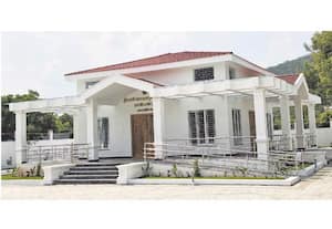 பணி முடிந்தும் திறக்கப்படாத குமரன் மணிமண்டபம் தி.மு.க., ஆட்சியில் கட்டி முடித்தது காரணமா?