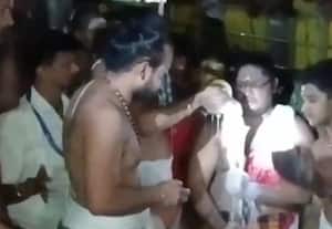 குன்றத்து மலையில் வேலுக்கு அபிஷேகம்