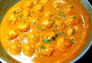தஞ்சாவூர் ஸ்டைல் பருப்பு உருண்ட குழம்பு