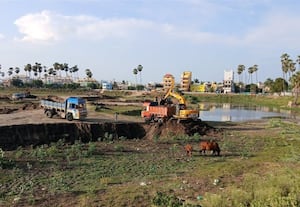 உழந்தை ஏரி கரைகளை பலப்படுத்த கோரிக்கை