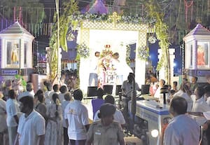தெரசம்மாள் ஆலயம் சார்பில் தேர்த்திருவிழா