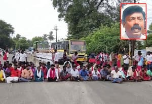 தசரா விரதம் இருந்த மாணவர்களின் மாலையை கழற்றிய தலைமையாசிரியர்; ஹிந்து முன்னணி போராட்டத்தால் பாய்ந்தது வழக்கு