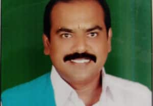 தென்னை விவசாயத்துக்கு இரட்டை பாதிப்பு
