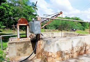 பள்ளி அருகே திறந்தவெளி கிணறு கம்பிவேலி அமைக்க கோரிக்கை
