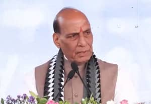 இளைஞர்களை அராஜகத்தில் தள்ளி ஆட்சியைப் பிடிக்க காங்கிரஸ் முயற்சி; ராஜ்நாத் சிங் குற்றச்சாட்டு