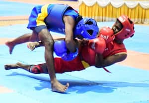 நேரு ஸ்டேடியத்தில் வூசு போட்டி