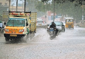 கோவையில் 18.4 செ.மீ., கொட்டி தீர்த்தது கனமழை; 14 மாவட்டங்களில் மழைக்கு வாய்ப்பு